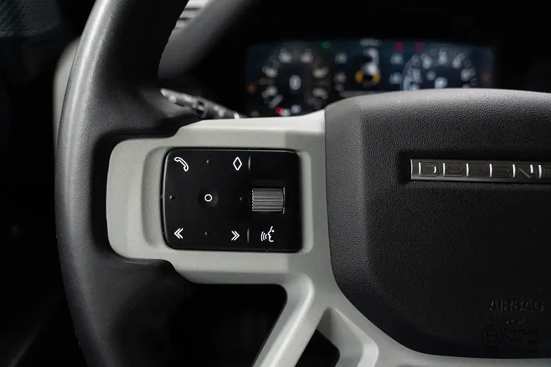 Land Rover Defender P400e 4x4 110 S - Thumbnail 31