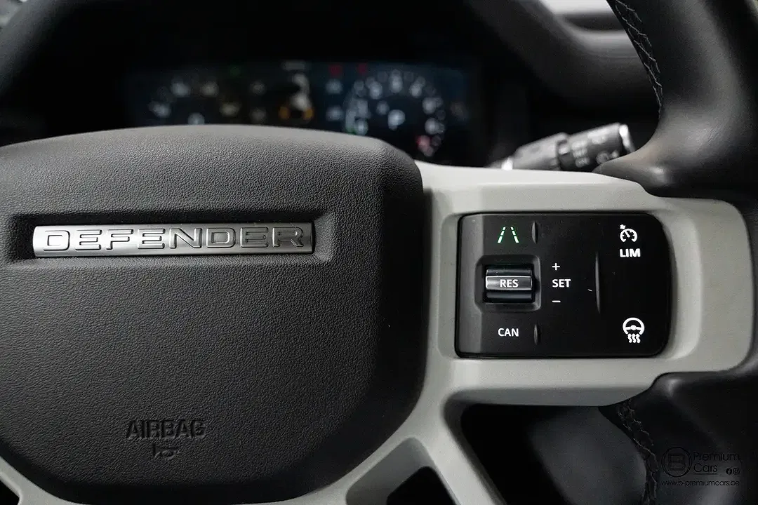 Land Rover Defender P400e 4x4 110 S - Thumbnail 32