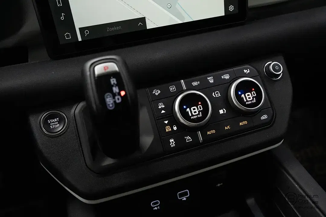Land Rover Defender P400e 4x4 110 S - Thumbnail 34