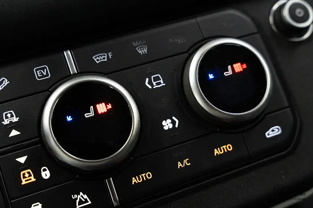 Land Rover Defender P400e 4x4 110 S - Thumbnail 35