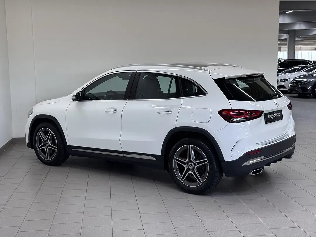 Mercedes-Benz GLA 200 AMG - Thumbnail 3