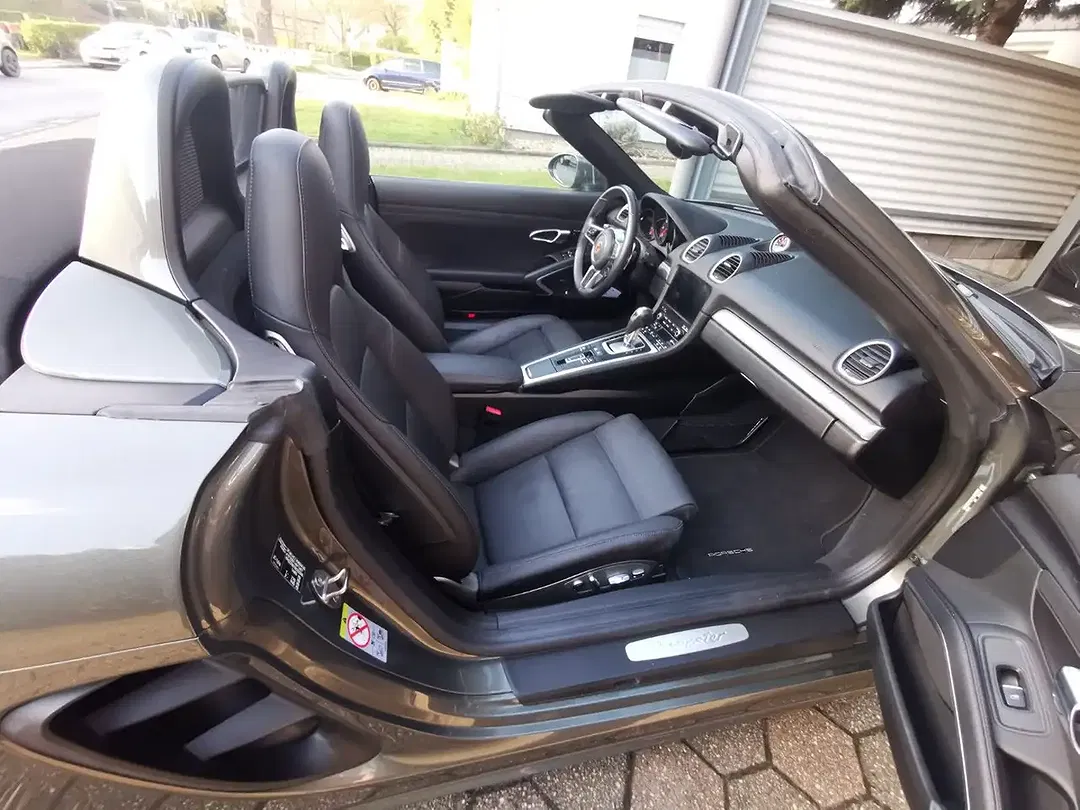Porsche Boxster - Thumbnail 6