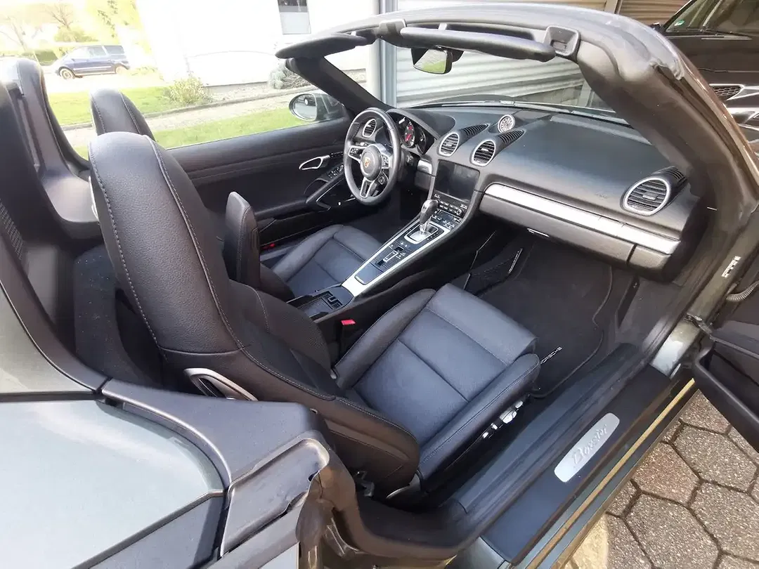Porsche Boxster - Thumbnail 7