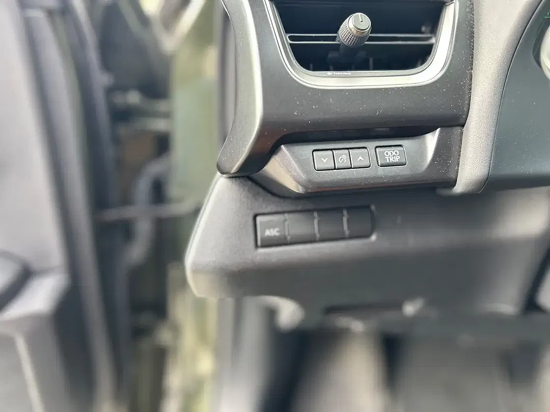 Lexus UX 300e - Thumbnail 12