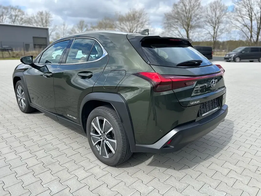 Lexus UX 300e - Thumbnail 3