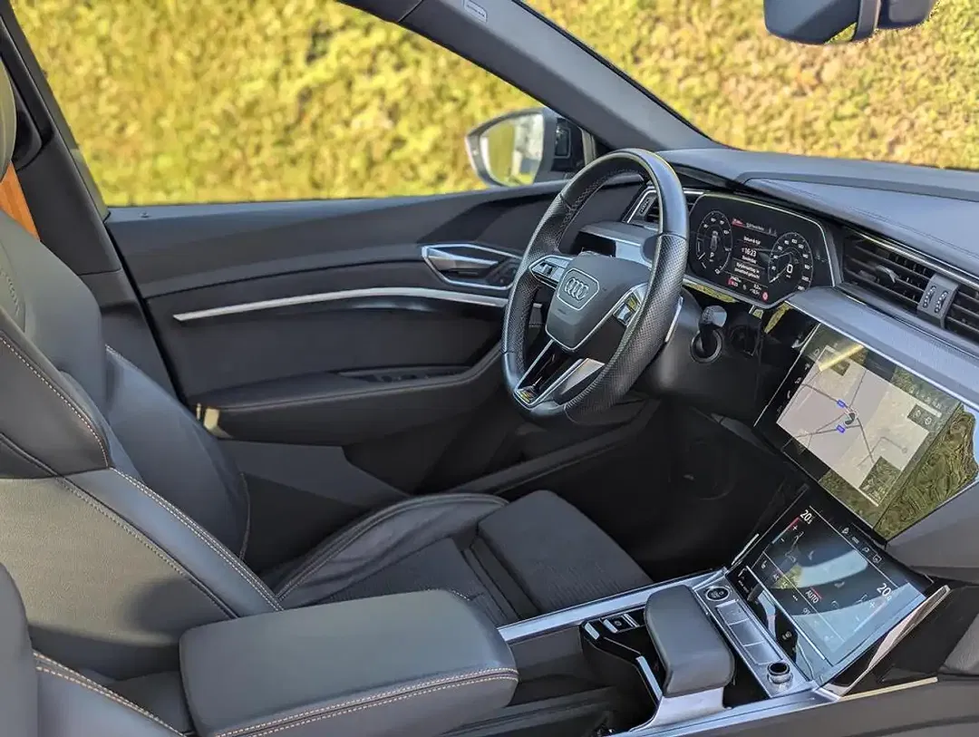 Audi Q8 e-tron Black Edition S line - foto 11