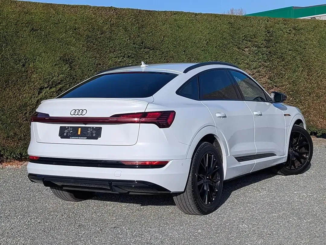 Audi Q8 e-tron Black Edition S line - Thumbnail 3