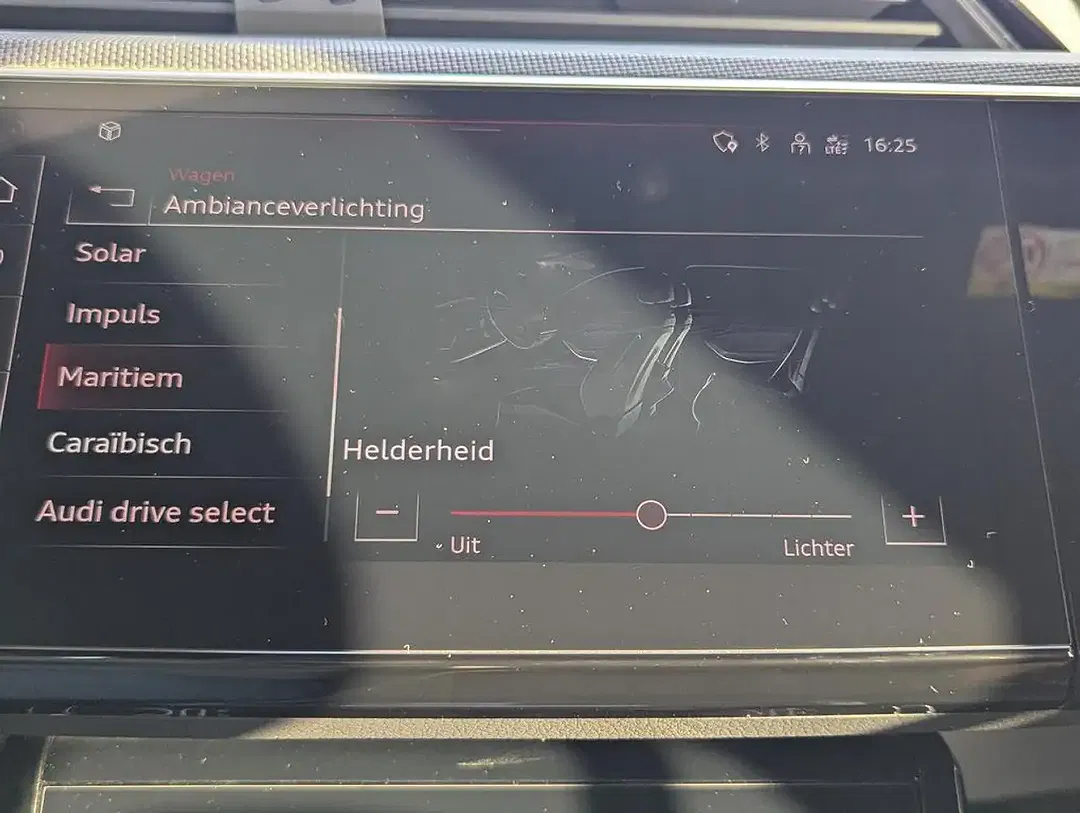 Audi Q8 e-tron Black Edition S line - Thumbnail 9