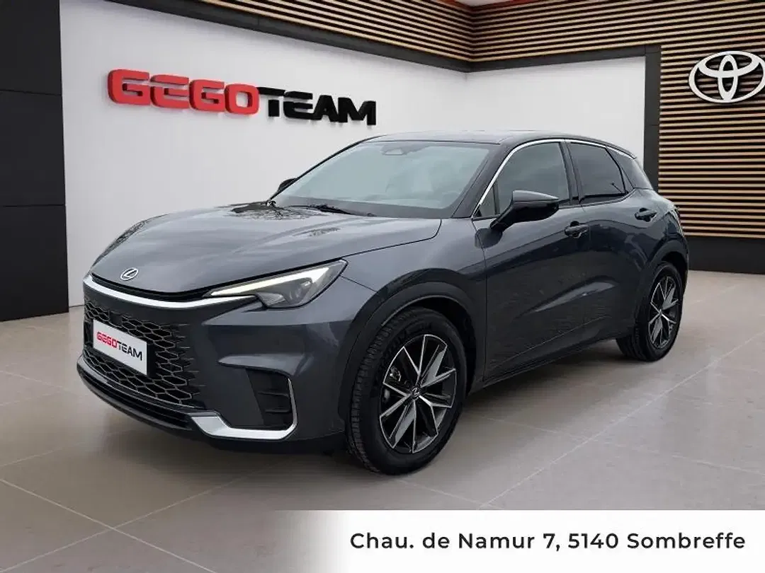 Lexus LBX 1.5 - foto 1