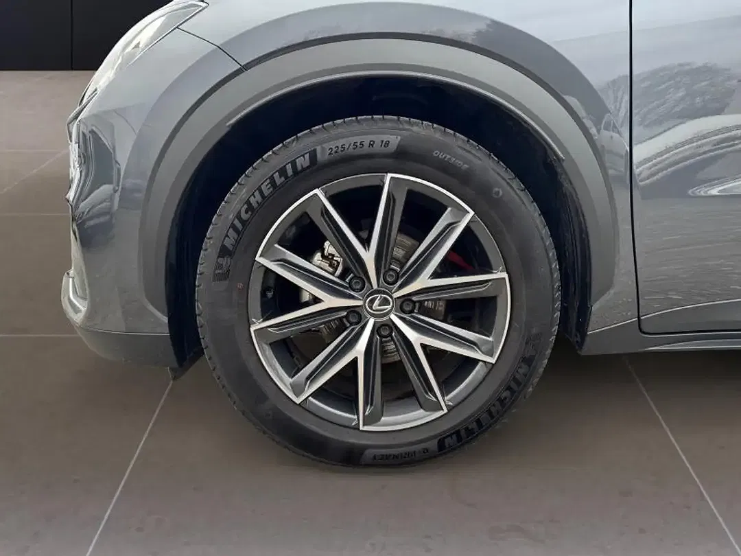 Lexus LBX 1.5 - Thumbnail 9