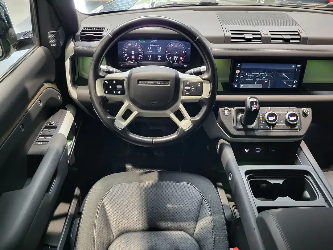 Land Rover Defender D240 First Edition 110 - Thumbnail 14