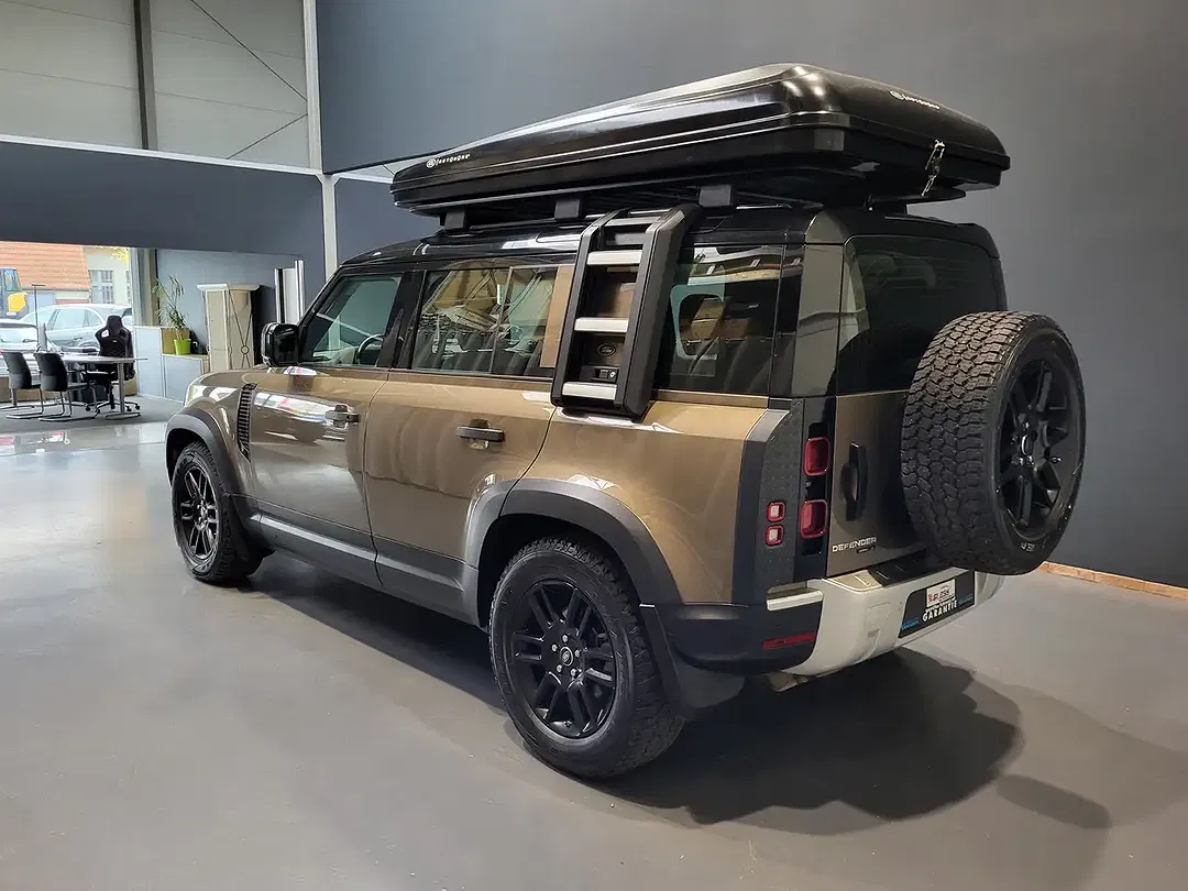 Land Rover Defender D240 First Edition 110 - Thumbnail 6