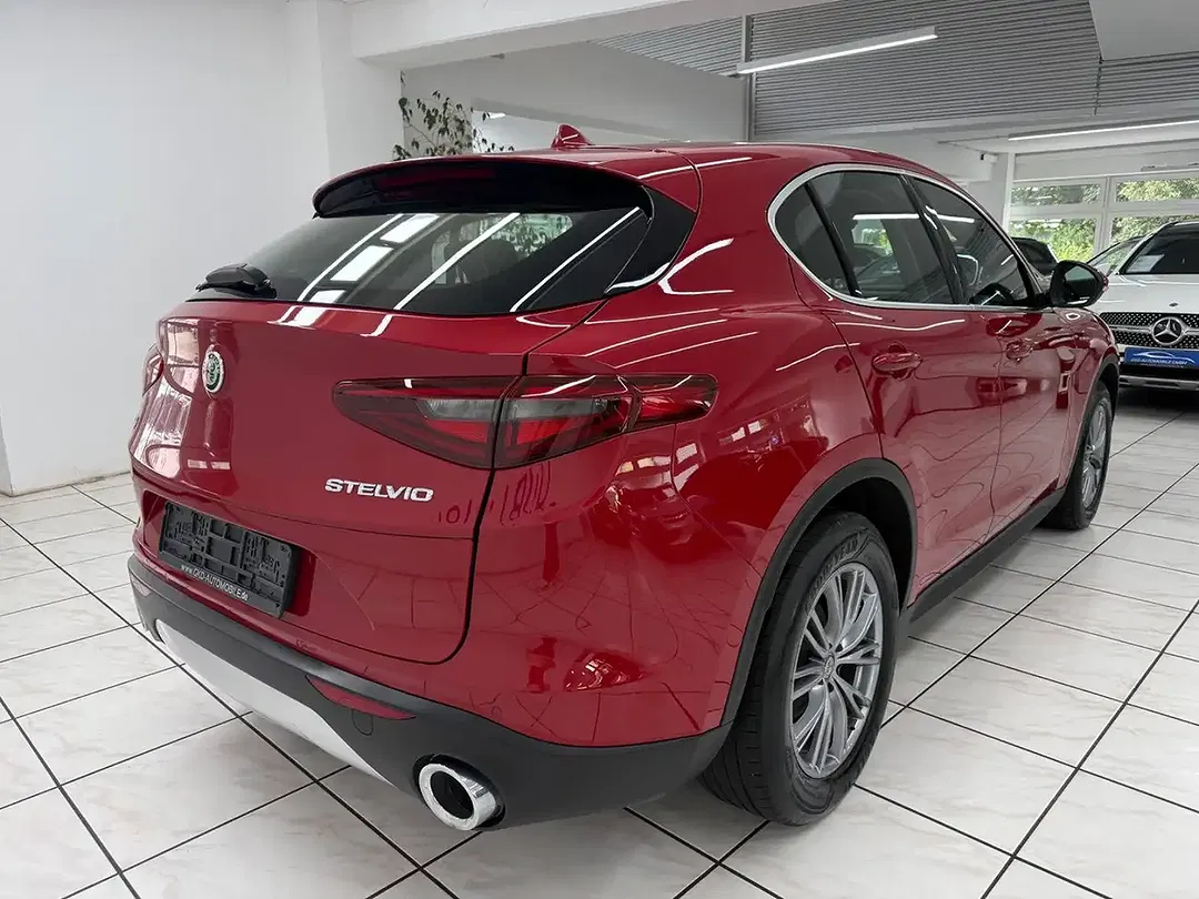 Alfa Romeo Stelvio Q4 4x4 Super - Thumbnail 3