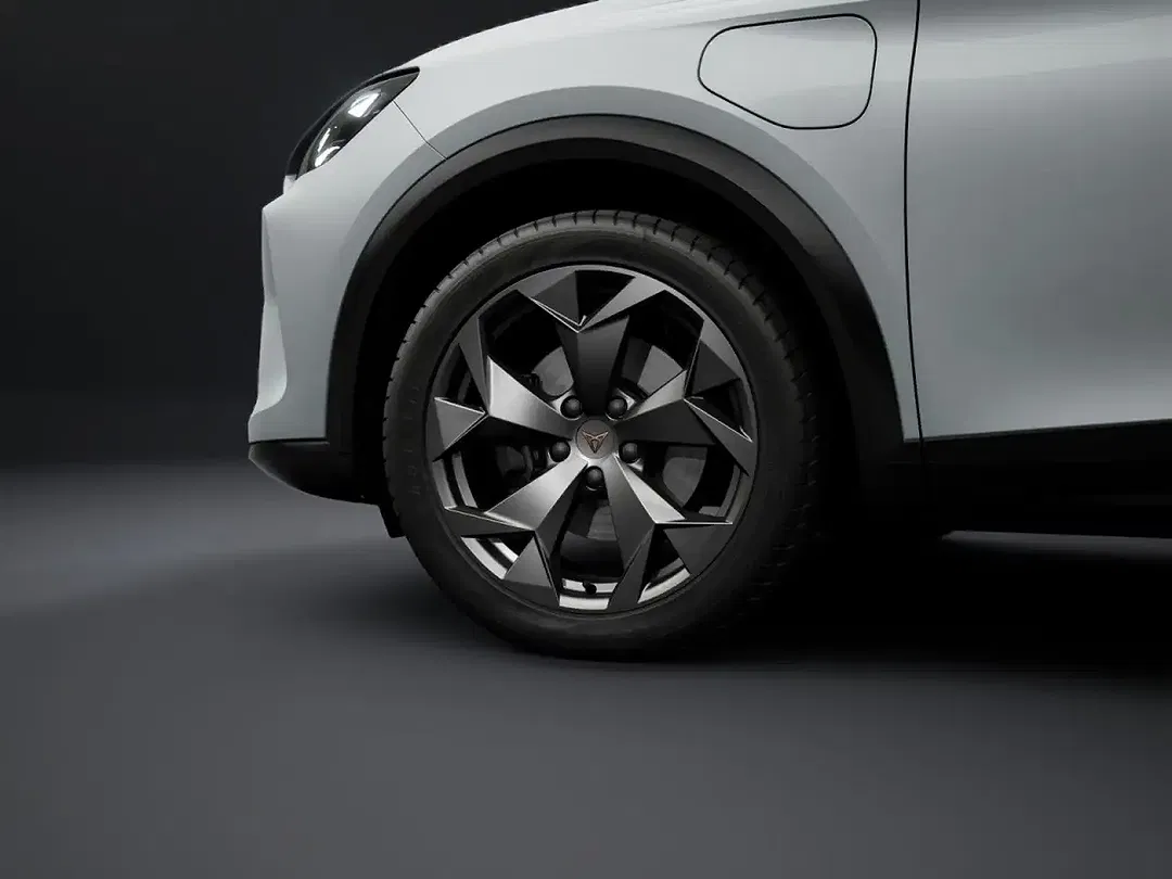 CUPRA Formentor PHEV - Thumbnail 4