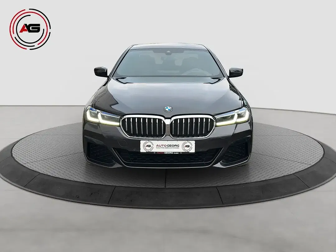 BMW 520 M Sport Pro - Thumbnail 2