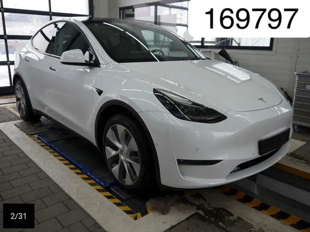 Tesla Model Y AWD Dual Motor Long Range - foto 1