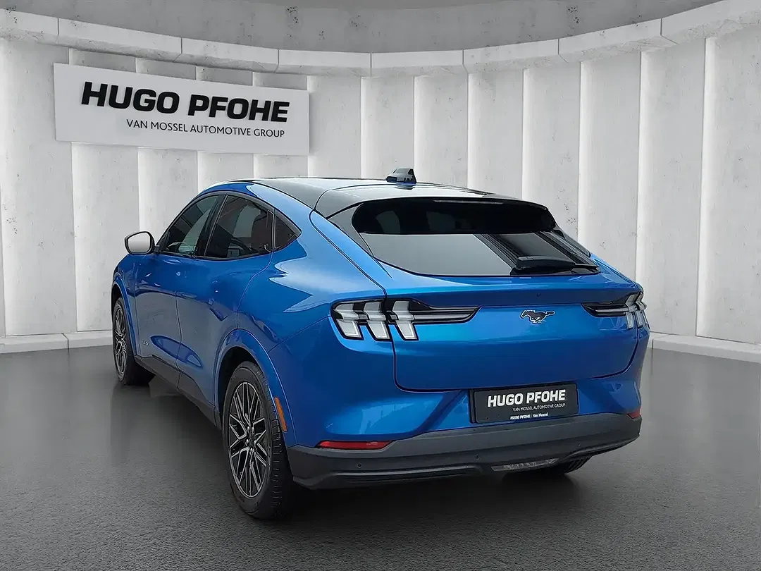 Ford Mustang Mach-E Extended Range Premium - Thumbnail 3