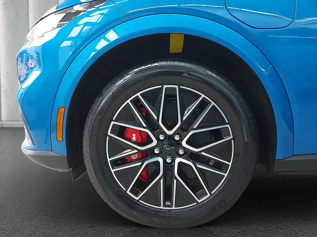 Ford Mustang Mach-E Extended Range Premium - Thumbnail 9
