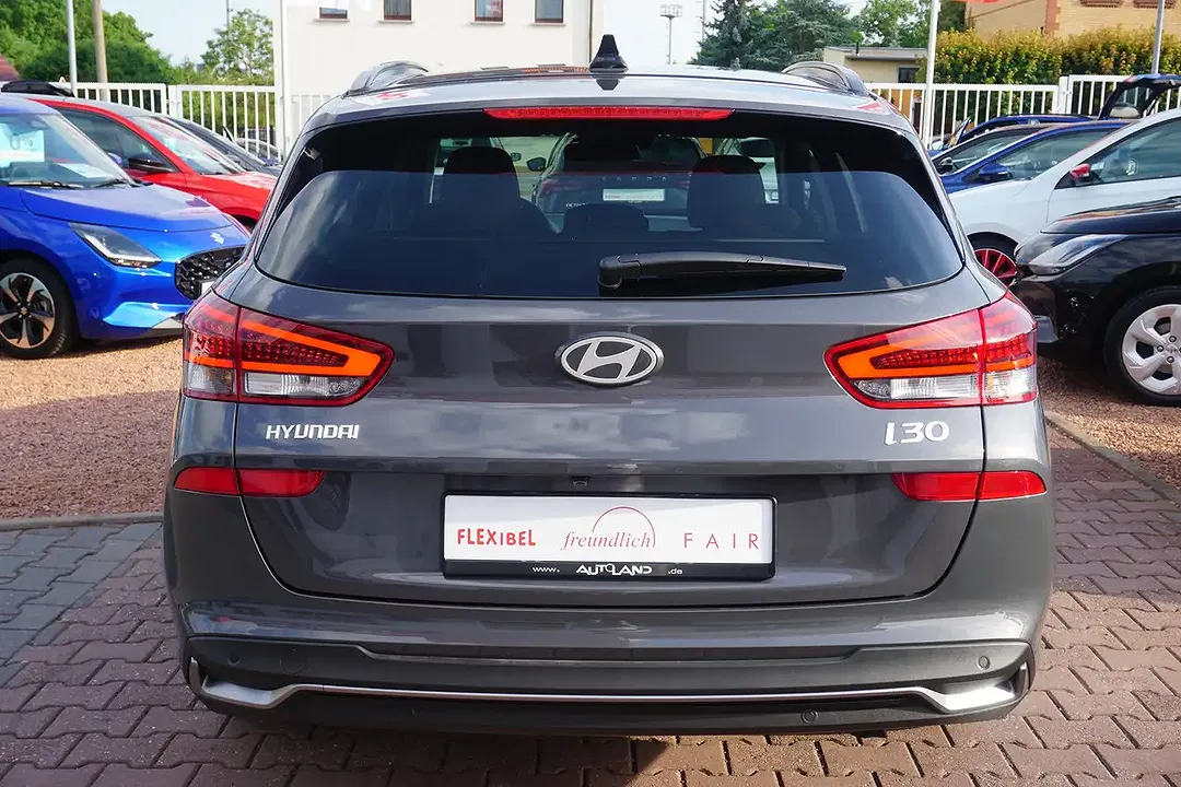 Hyundai i30 1.6 T-GDI AUT cw - Thumbnail 3