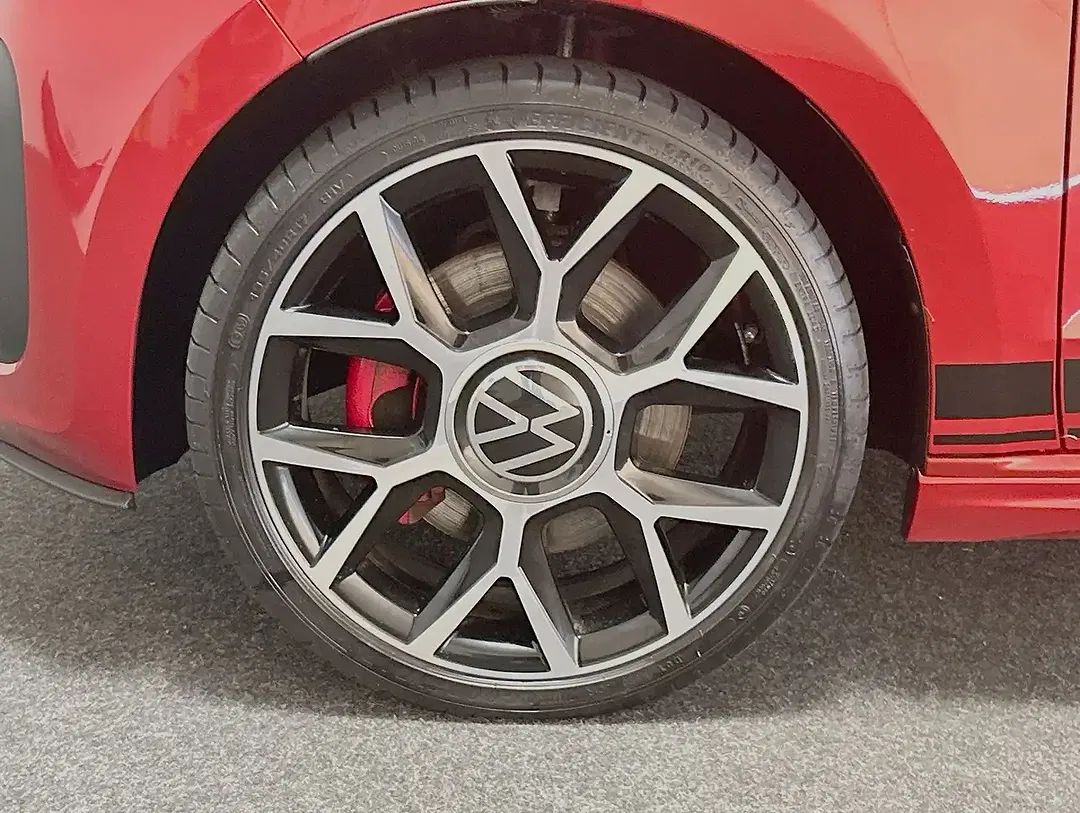 Volkswagen up! 1.0 TSI GTI - foto 14