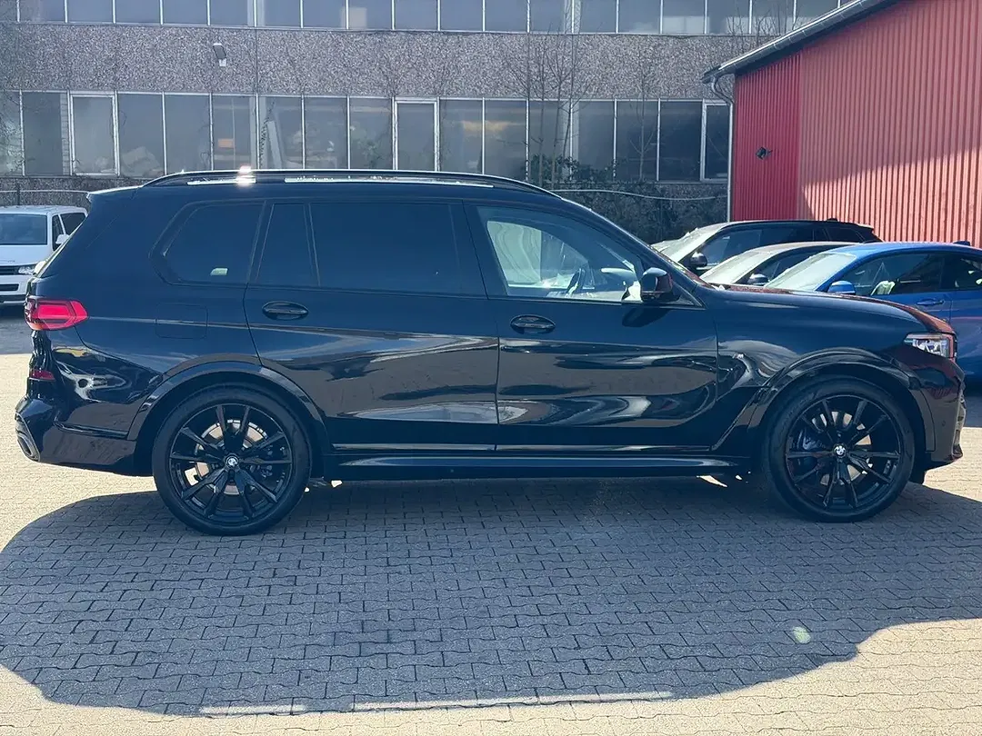 BMW X7 Individual - Thumbnail 3
