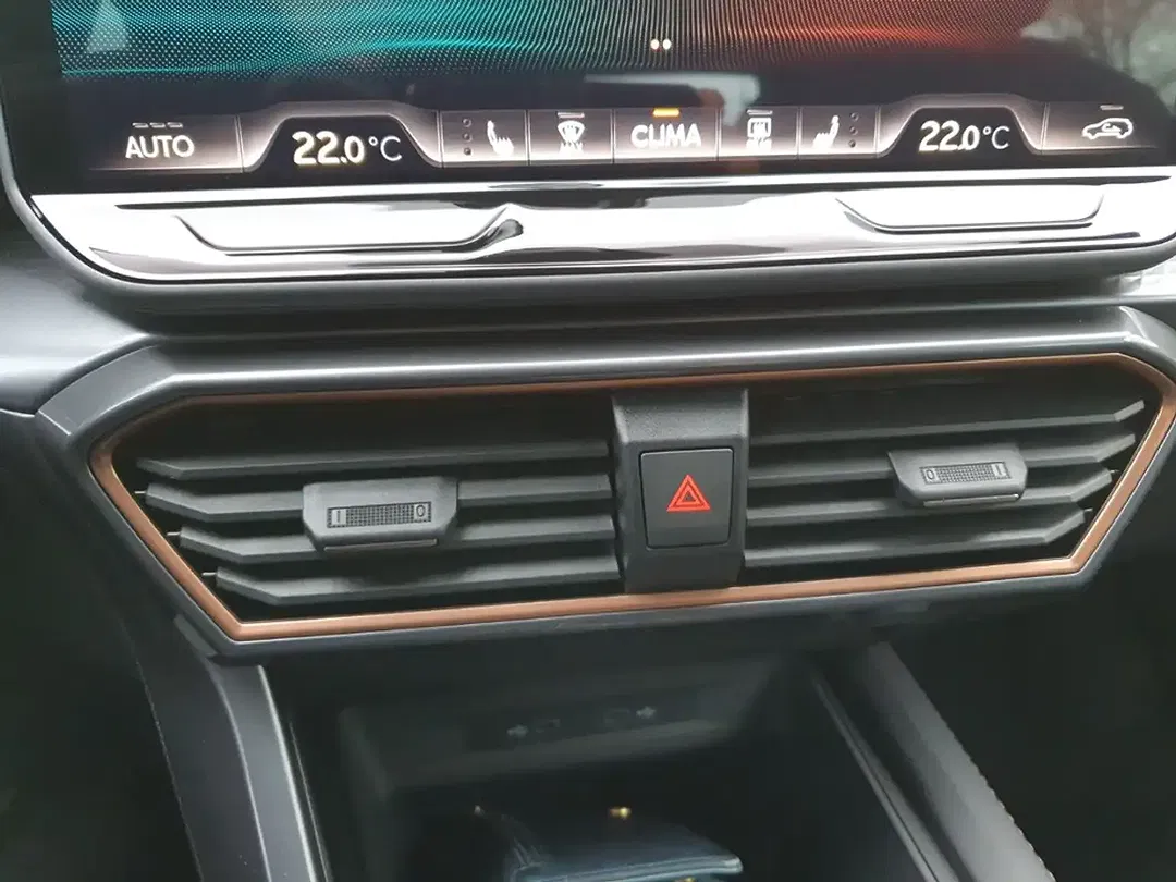 CUPRA Leon 1.5 eTSI DSG Sportstourer - Thumbnail 14