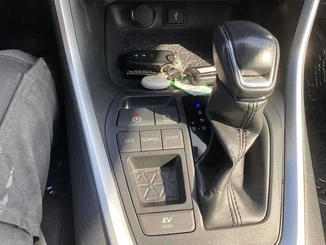 Toyota RAV 4 Hybrid - Thumbnail 12