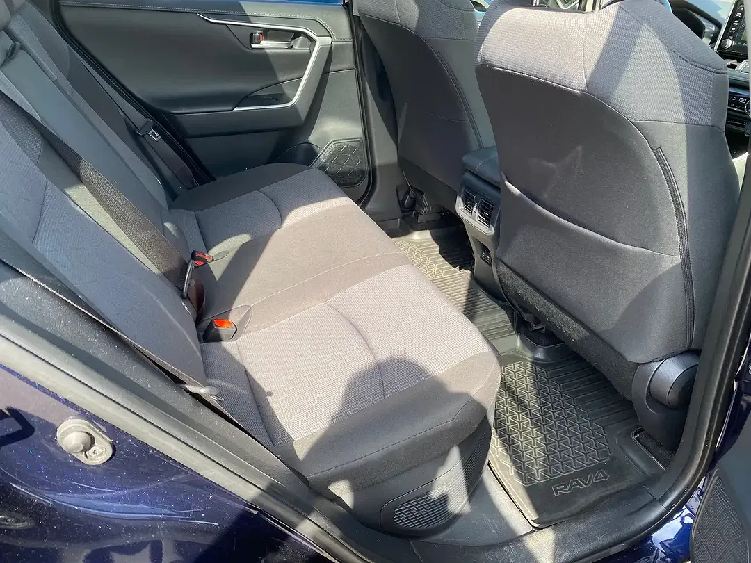 Toyota RAV 4 Hybrid - Thumbnail 3