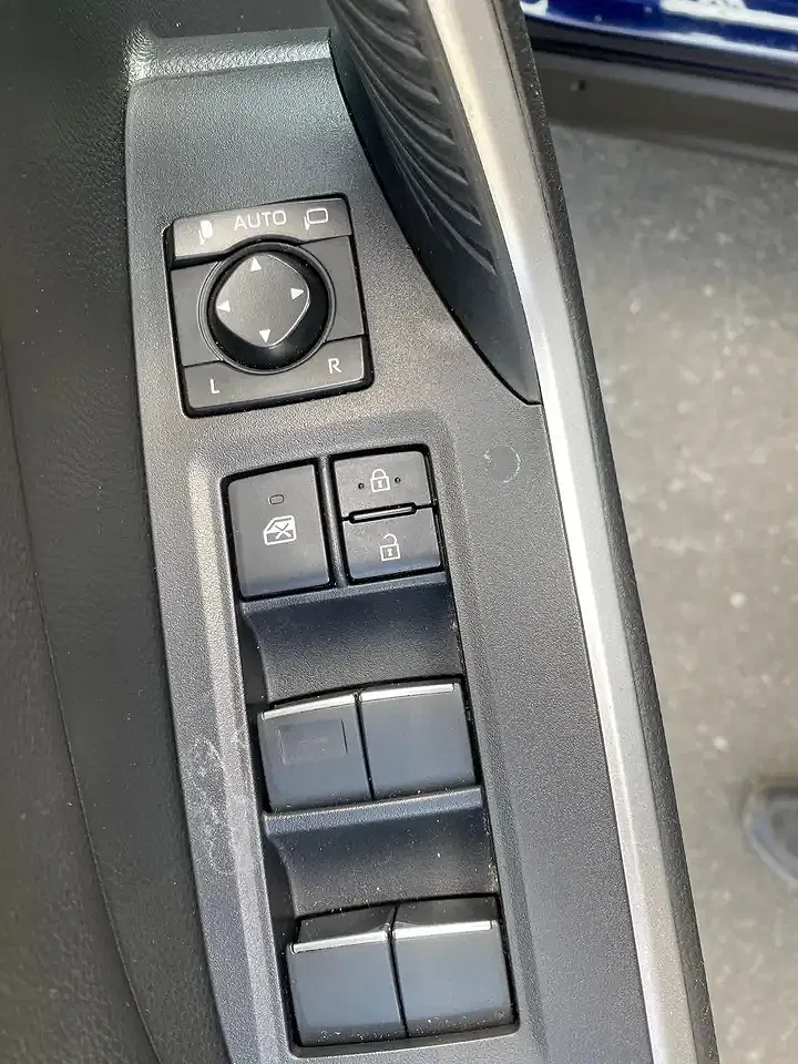 Toyota RAV 4 Hybrid - Thumbnail 7