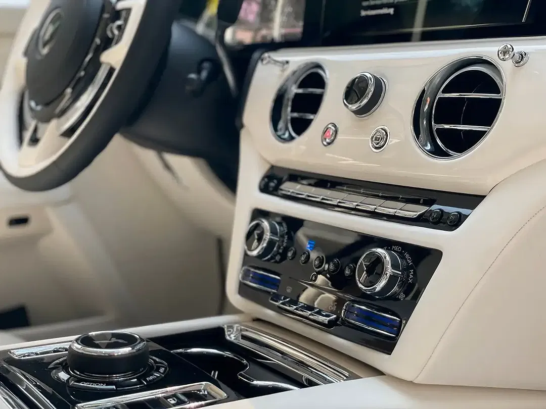 Rolls-Royce Ghost - Thumbnail 14