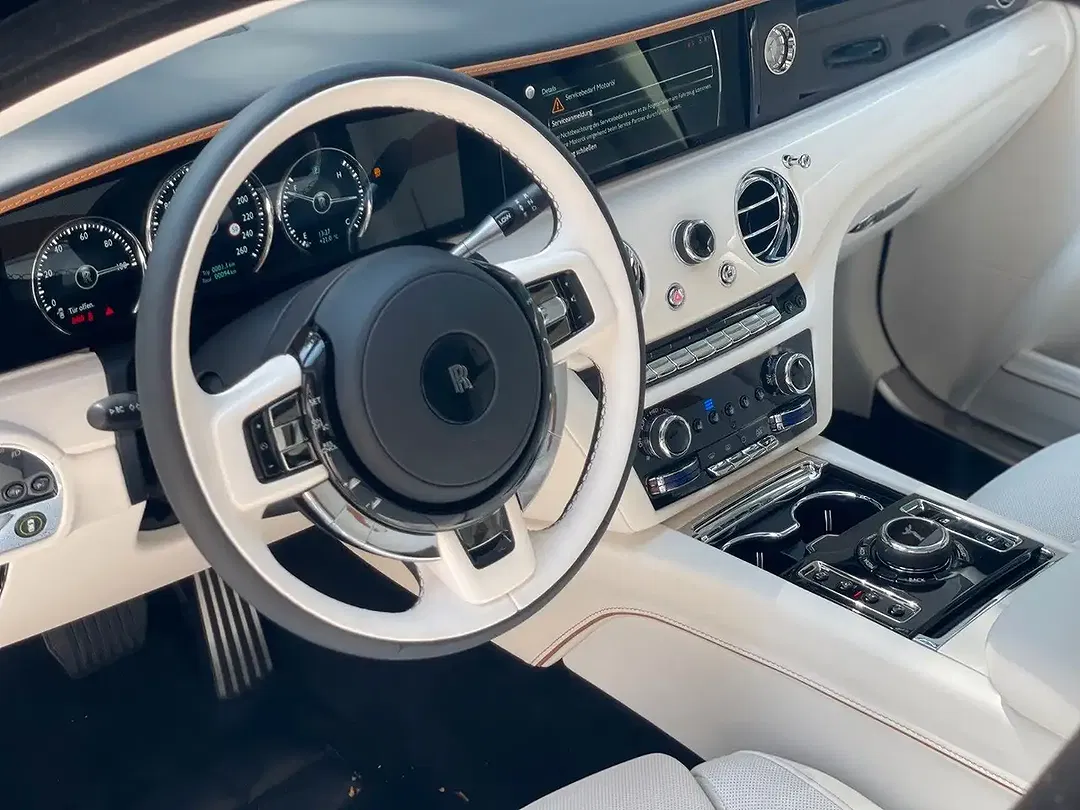 Rolls-Royce Ghost - Thumbnail 9