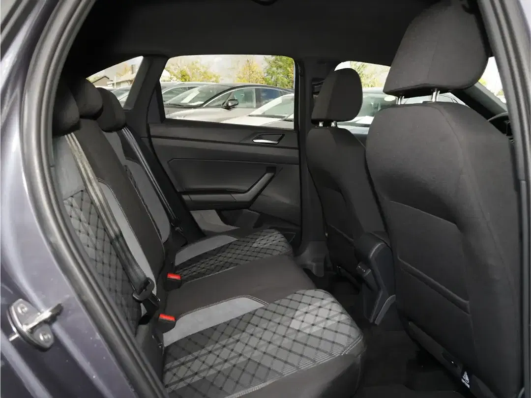 Volkswagen Taigo 1.5 TSI Black Edition Style R-Line - Thumbnail 7