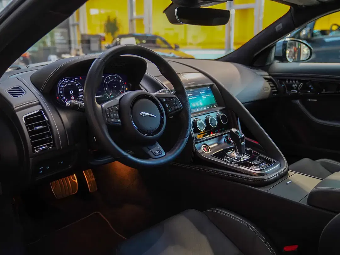 Jaguar F-Type 5.0 V8 4x4 R Performance - Thumbnail 17