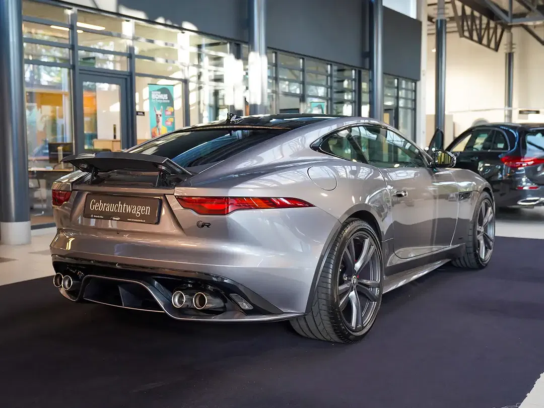 Jaguar F-Type 5.0 V8 4x4 R Performance - Thumbnail 4