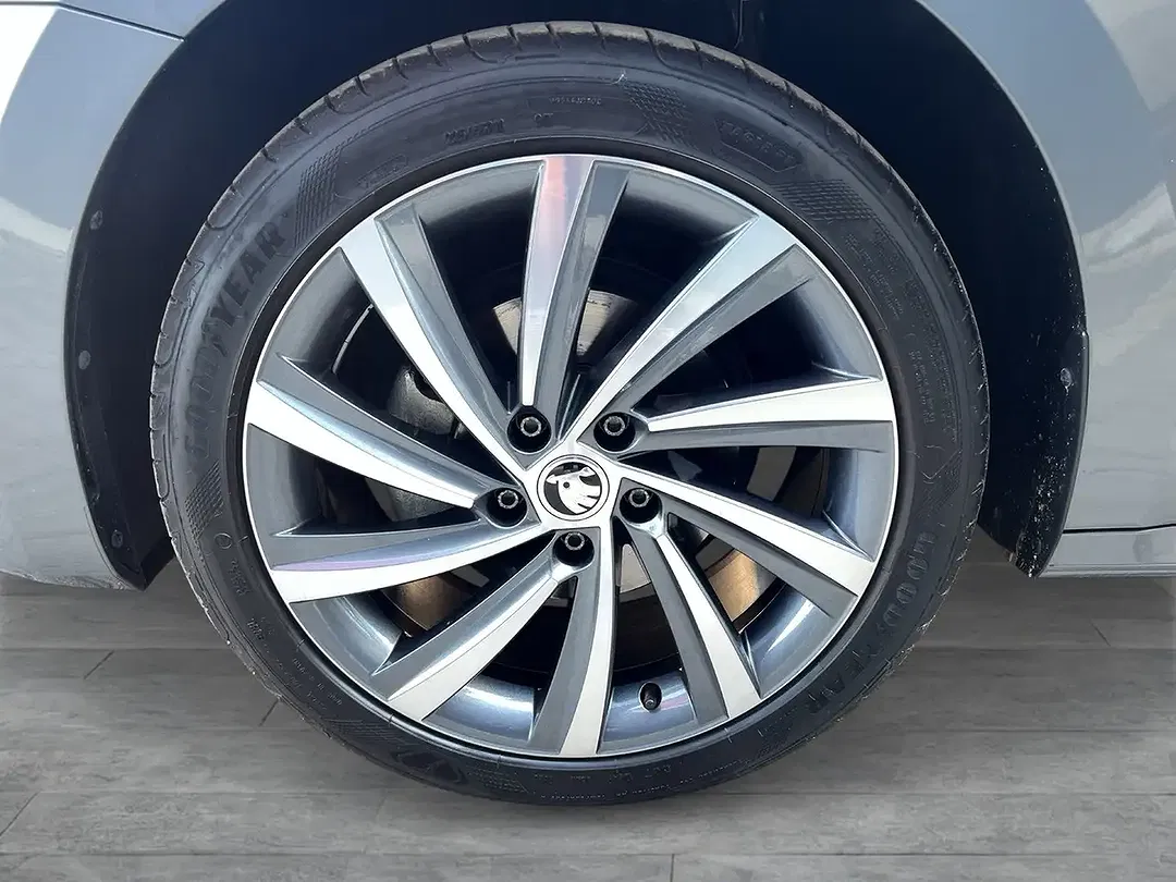 Skoda Octavia 2.0 Combi - Thumbnail 6