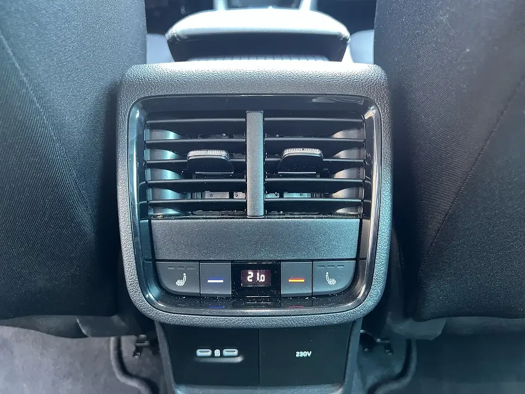 Skoda Octavia 2.0 Combi - Thumbnail 9