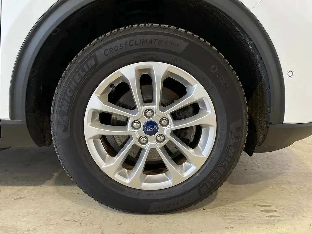 Ford Kuga 2.5 PHEV Titanium - Thumbnail 11