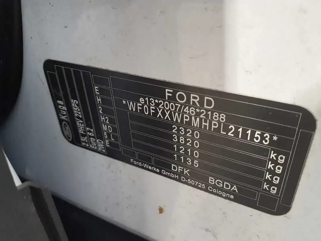 Ford Kuga 2.5 PHEV Titanium - Thumbnail 13
