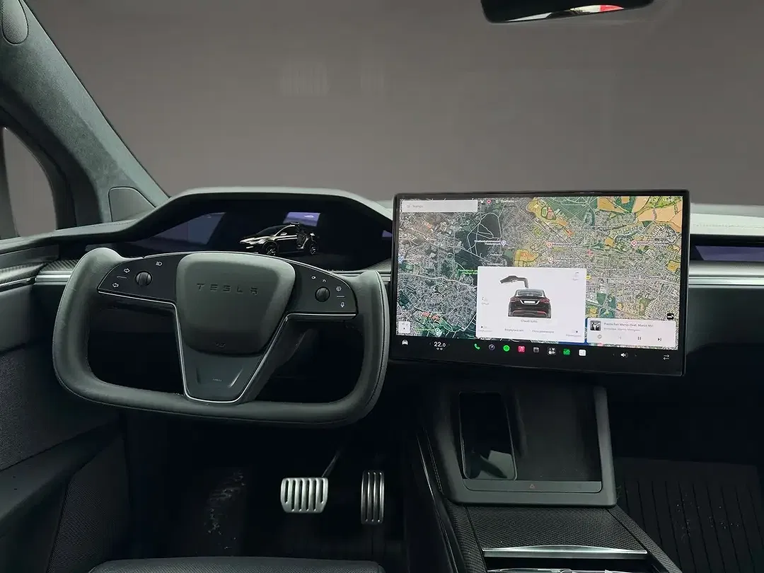 Tesla Model X Plaid - Thumbnail 10