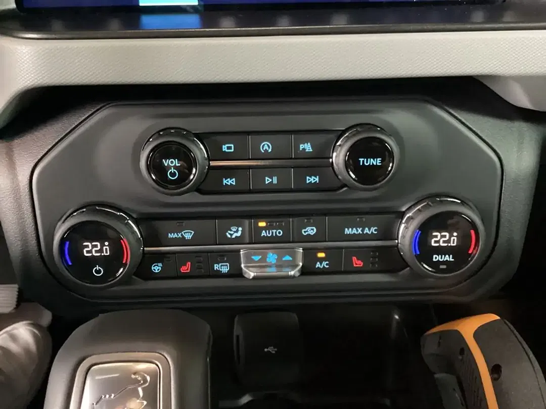 Ford Bronco 2.7 - foto 15