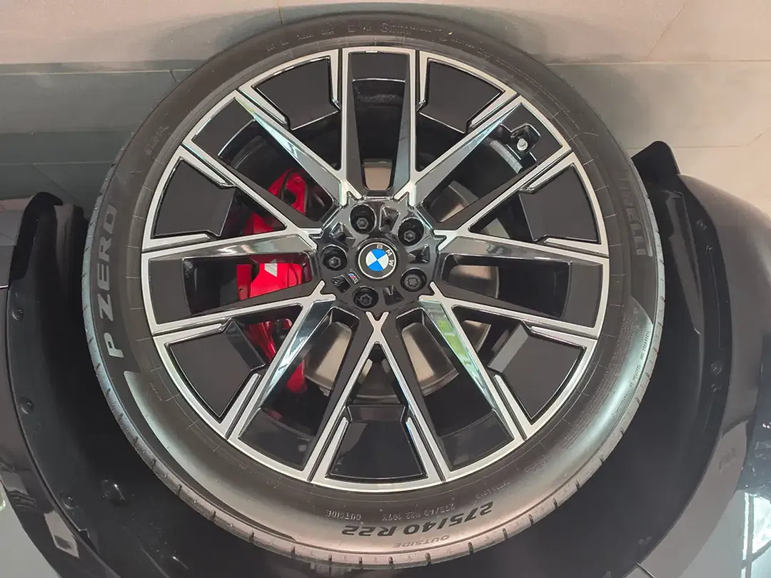 BMW X5 xDrive M Pro - Thumbnail 2
