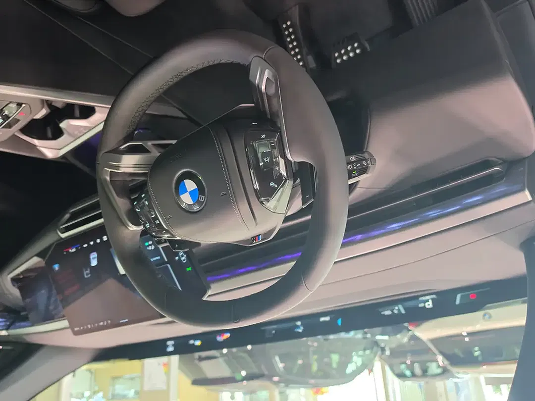 BMW X5 xDrive M Pro - Thumbnail 6