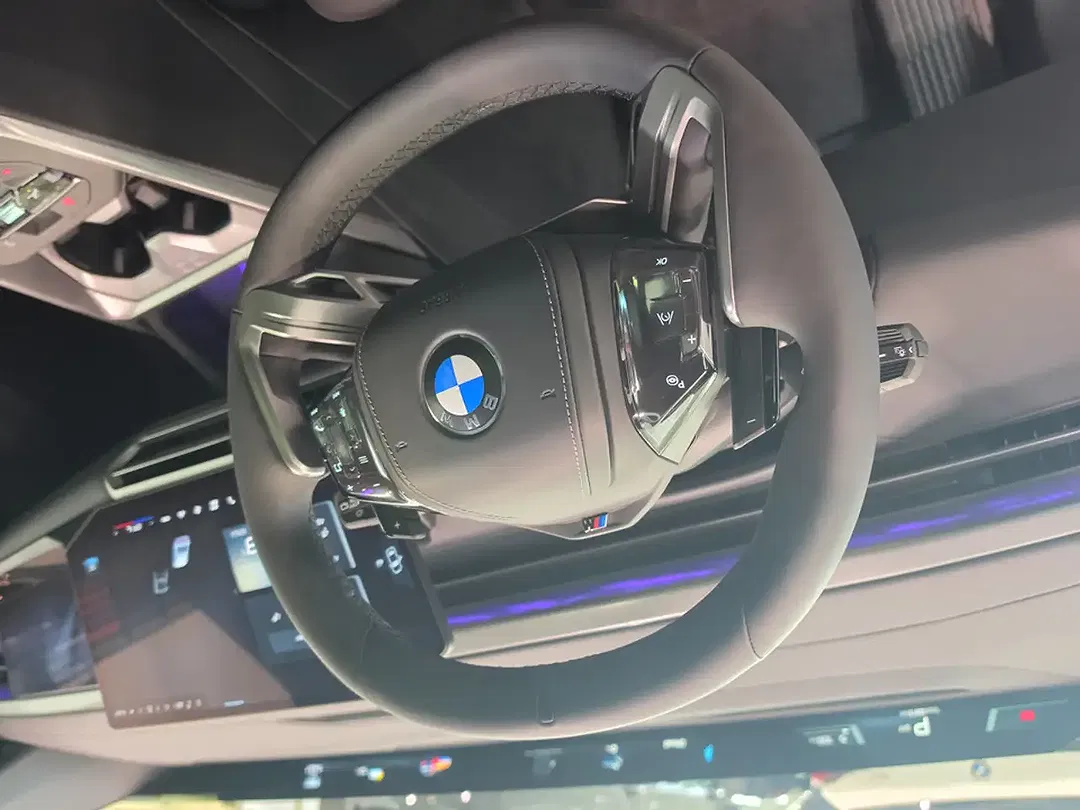 BMW X5 xDrive M Pro - Thumbnail 9