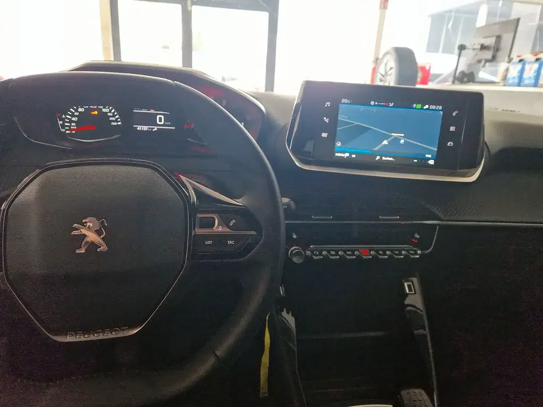 Peugeot 208 Active Pack - Thumbnail 9