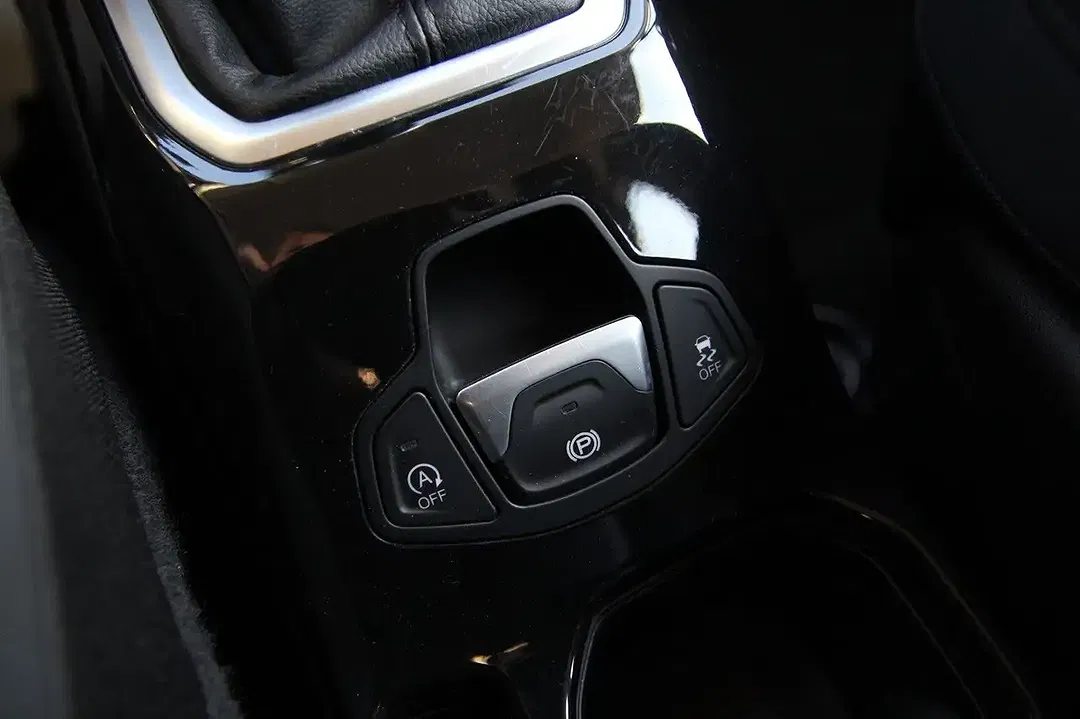 Jeep Renegade Longitude Night Eagle - foto 15