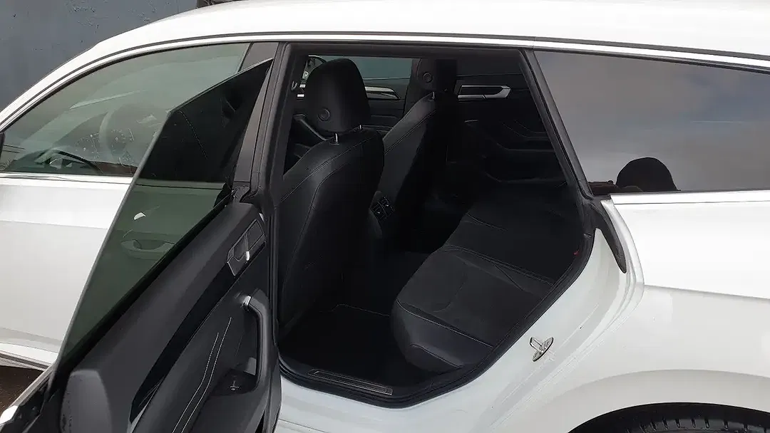 Volkswagen Arteon 2.0 TDI DSG R-Line - Thumbnail 9