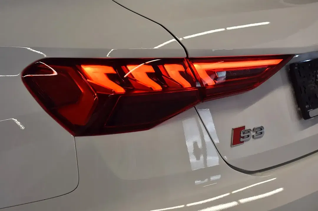 Audi S3 2.0 TFSI quattro Sportback - Thumbnail 11