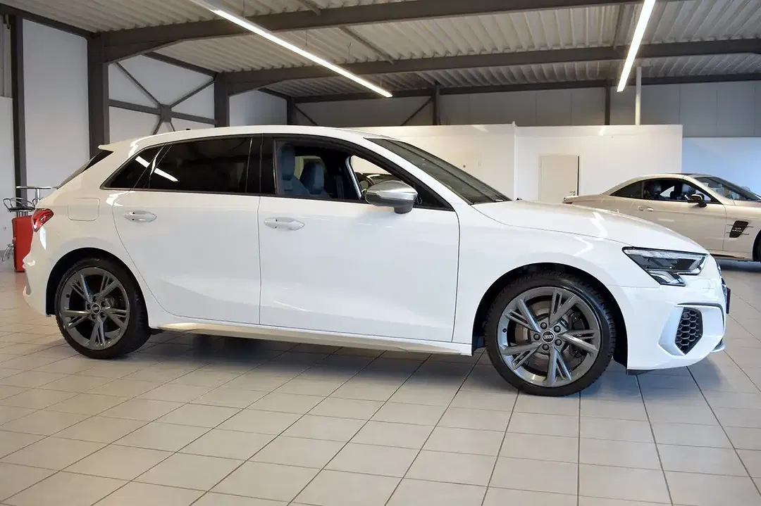 Audi S3 2.0 TFSI quattro Sportback - Thumbnail 8