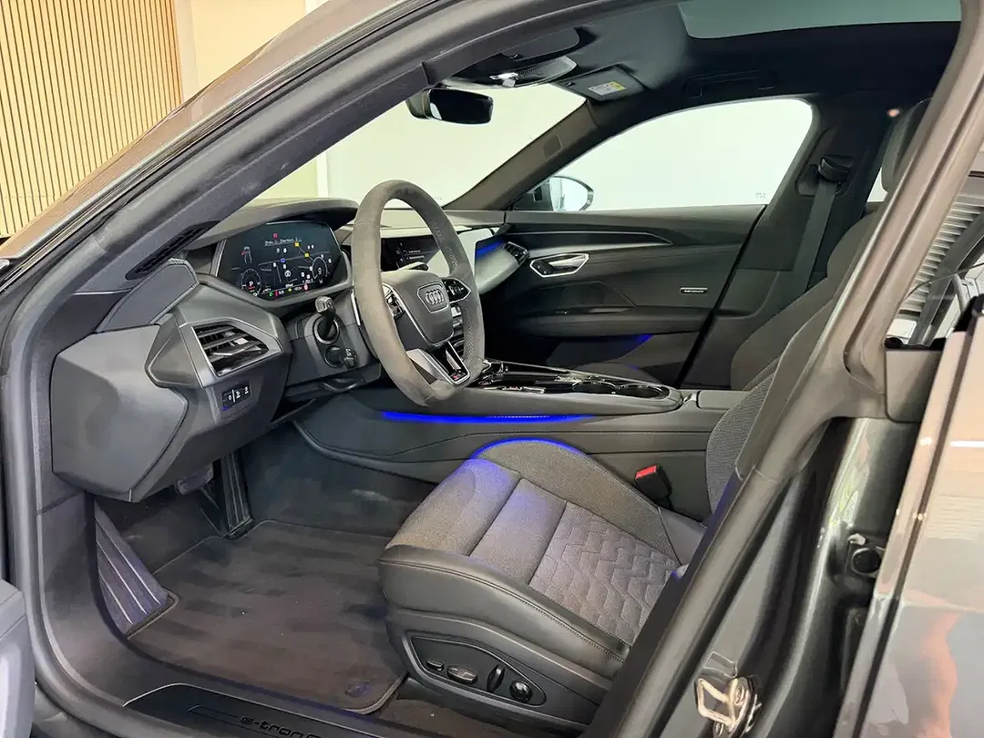 Audi e-tron GT quattro RS - Thumbnail 10