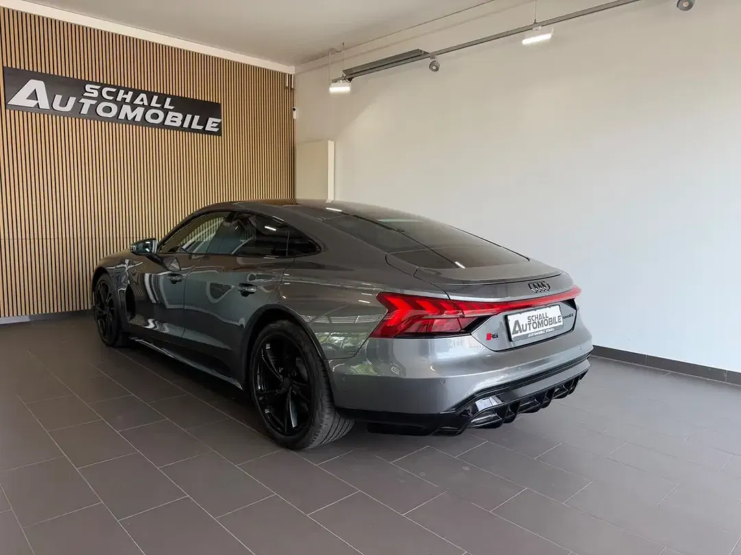 Audi e-tron GT quattro RS - Thumbnail 6